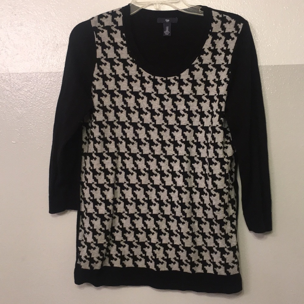 GAP Sweater MUST GO!!